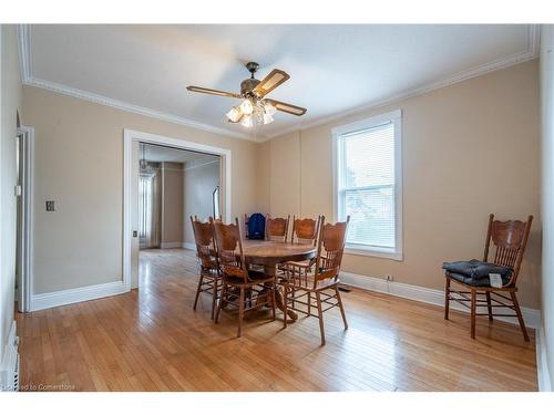 35 Barton Street W, Hamilton, ON - Indoor Photo Showing Dining Room