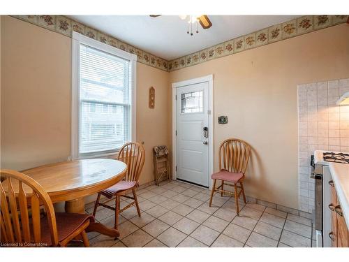 35 Barton Street W, Hamilton, ON - Indoor Photo Showing Dining Room