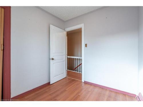 35 Barton Street W, Hamilton, ON - Indoor Photo Showing Other Room