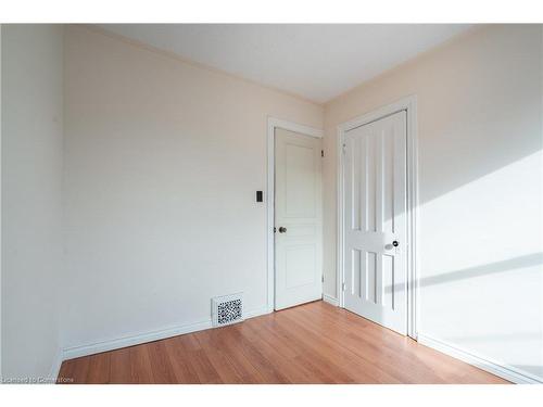 35 Barton Street W, Hamilton, ON - Indoor Photo Showing Other Room