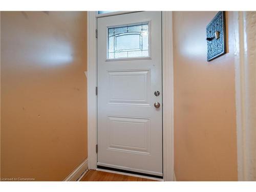 35 Barton Street W, Hamilton, ON - Indoor Photo Showing Other Room