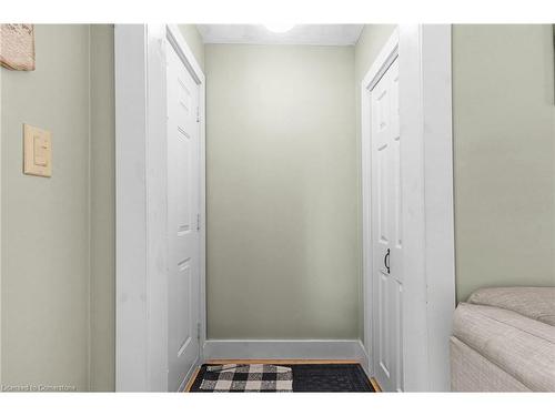 17 Parkdale Drive, Thorold, ON - Indoor Photo Showing Other Room