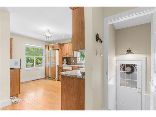 17 Parkdale Drive, Thorold, ON - Indoor Photo Showing Kitchen