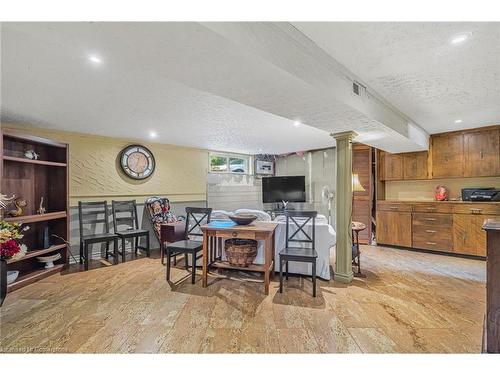 17 Parkdale Drive, Thorold, ON - Indoor