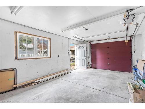 17 Parkdale Drive, Thorold, ON - Indoor Photo Showing Garage