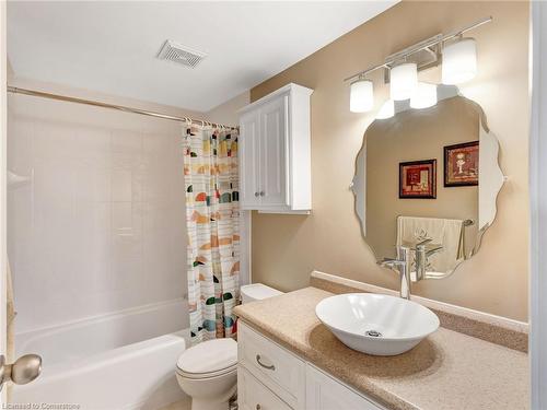 7-145 Rice Avenue, Hamilton, ON - Indoor Photo Showing Bathroom