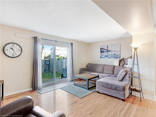 7-145 Rice Avenue, Hamilton, ON - Indoor Photo Showing Living Room