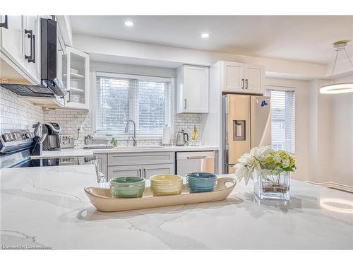 63-7 Sirente Drive, Hamilton, ON - Indoor Photo Showing Kitchen