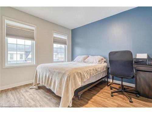 63-7 Sirente Drive, Hamilton, ON - Indoor Photo Showing Bedroom