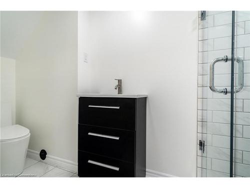 63-7 Sirente Drive, Hamilton, ON - Indoor Photo Showing Bathroom