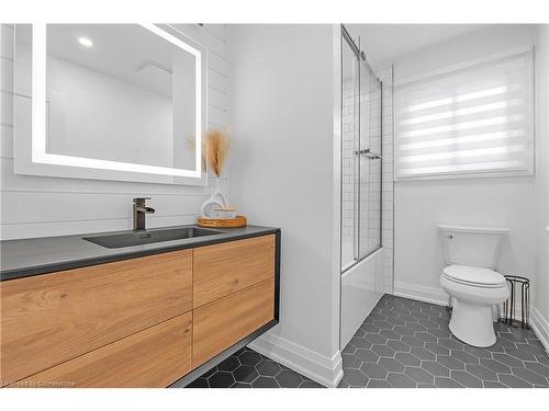 4236 Longmoor Drive, Burlington, ON - Indoor Photo Showing Bathroom