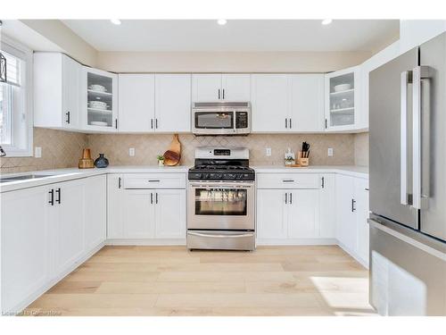 14 Pike Creek Drive, Cayuga, ON - Indoor Photo Showing Kitchen