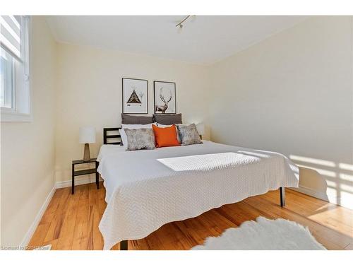 14 Pike Creek Drive, Cayuga, ON - Indoor Photo Showing Bedroom