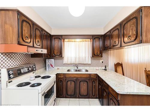 25 Glendee Court, Hamilton, ON - Indoor Photo Showing Kitchen With Double Sink