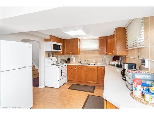 25 Glendee Court, Hamilton, ON - Indoor Photo Showing Kitchen With Double Sink