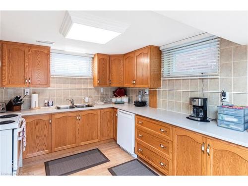 25 Glendee Court, Hamilton, ON - Indoor Photo Showing Kitchen With Double Sink