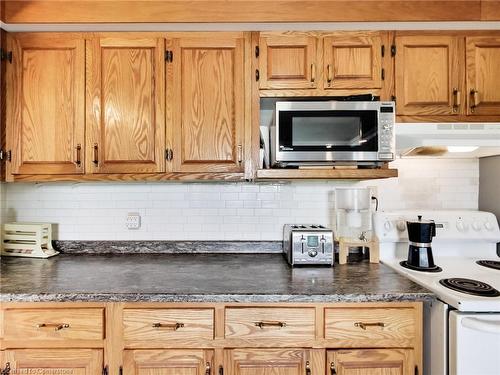 15 Gissing Street, Princeton, ON - Indoor Photo Showing Kitchen