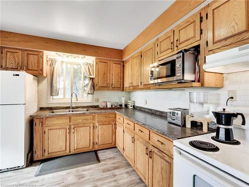 15 Gissing Street, Princeton, ON - Indoor Photo Showing Kitchen With Double Sink