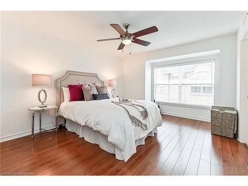 401-1830 Walker'S Line, Burlington, ON - Indoor Photo Showing Bedroom