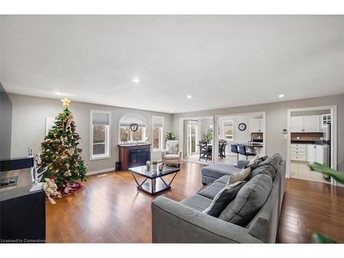 227 Mcnichol Drive, Cambridge, ON - Indoor Photo Showing Living Room