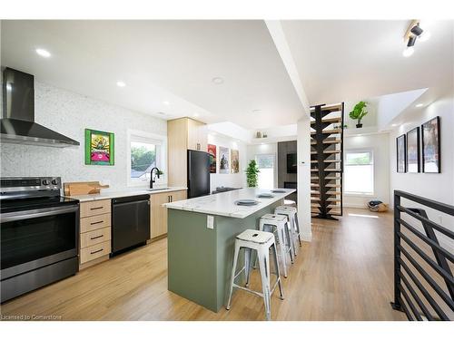 2 (Upper)-198 Dundurn Street S, Hamilton, ON - Indoor Photo Showing Kitchen With Upgraded Kitchen