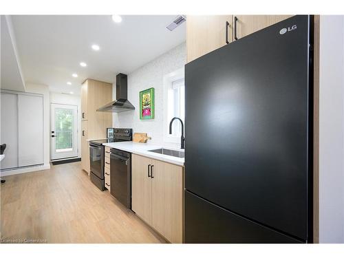 2 (Upper)-198 Dundurn Street S, Hamilton, ON - Indoor Photo Showing Kitchen