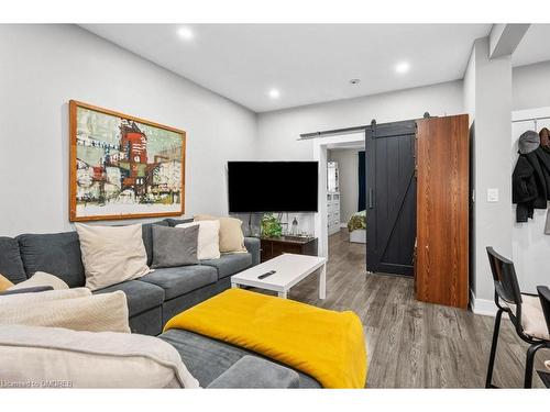 191 Wentworth Street S, Hamilton, ON - Indoor Photo Showing Living Room