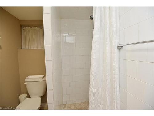 35 Gage Avenue S, Hamilton, ON - Indoor Photo Showing Bathroom