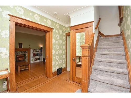 35 Gage Avenue S, Hamilton, ON - Indoor Photo Showing Other Room