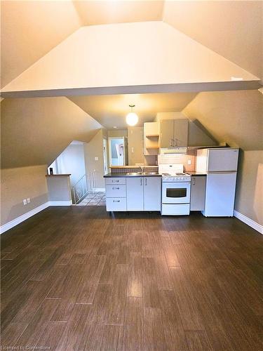 5-947 Main Street E, Hamilton, ON - Indoor Photo Showing Kitchen