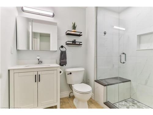 25 Myers Lane, Hamilton, ON - Indoor Photo Showing Bathroom