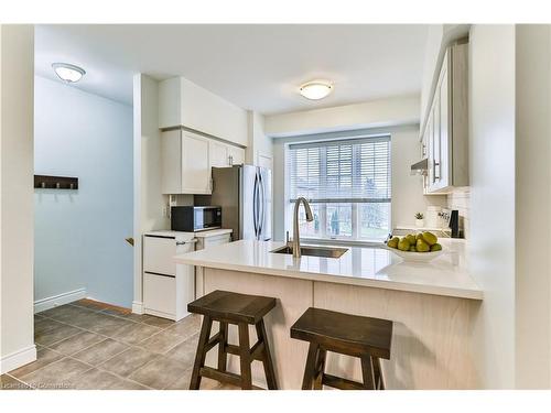 25 Myers Lane, Hamilton, ON - Indoor Photo Showing Kitchen