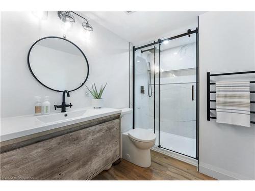 50 Hickery Place, Brantford, ON - Indoor Photo Showing Bathroom