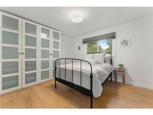 50 Hickery Place, Brantford, ON - Indoor Photo Showing Bedroom