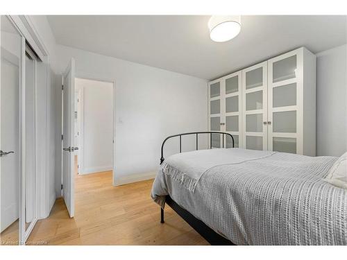 50 Hickery Place, Brantford, ON - Indoor Photo Showing Bedroom