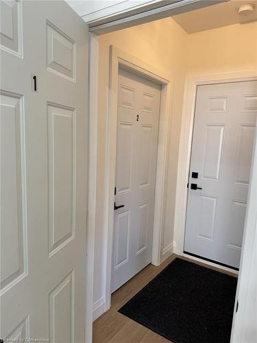 1 (Main)-198 Dundurn Street S, Hamilton, ON - Indoor Photo Showing Bedroom