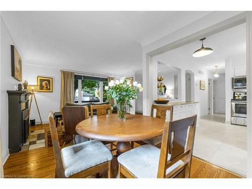 8 Desjardins Avenue, Dundas, ON - Indoor Photo Showing Dining Room