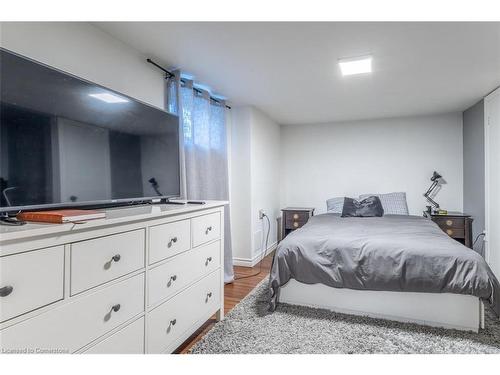 86 Eastbourne Avenue, Hamilton, ON - Indoor Photo Showing Bedroom