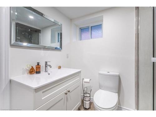 86 Eastbourne Avenue, Hamilton, ON - Indoor Photo Showing Bathroom