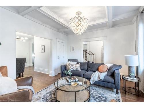 86 Eastbourne Avenue, Hamilton, ON - Indoor Photo Showing Living Room