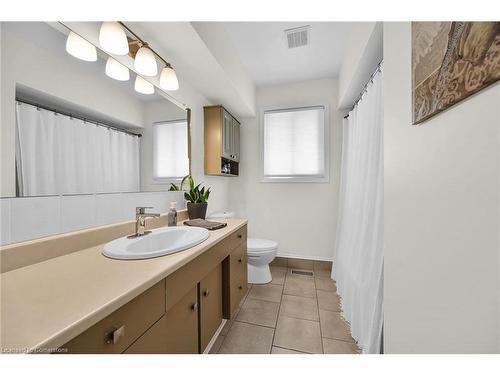 166 Rifle Range Road, Hamilton, ON - Indoor Photo Showing Bathroom