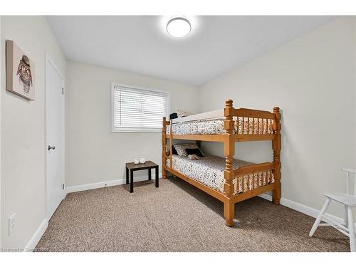 166 Rifle Range Road, Hamilton, ON - Indoor Photo Showing Bedroom