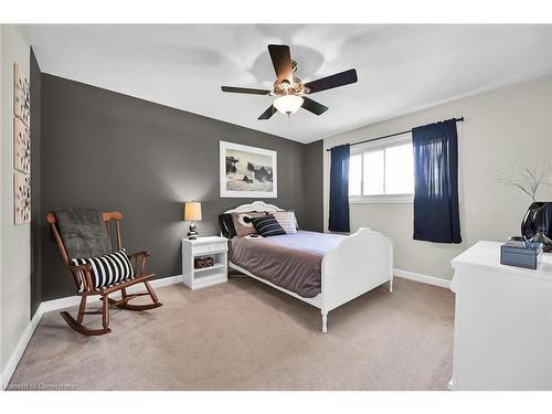 166 Rifle Range Road, Hamilton, ON - Indoor Photo Showing Bedroom