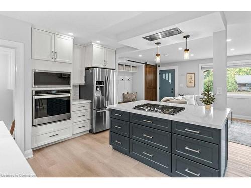 11 Garwood Avenue, Flamborough, ON - Indoor Photo Showing Kitchen With Upgraded Kitchen