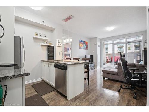 301-2490 Old Bronte Road, Oakville, ON - Indoor Photo Showing Kitchen