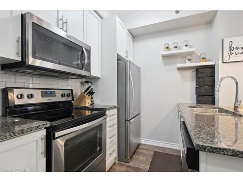 301-2490 Old Bronte Road, Oakville, ON - Indoor Photo Showing Kitchen With Stainless Steel Kitchen With Upgraded Kitchen