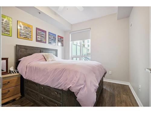 301-2490 Old Bronte Road, Oakville, ON - Indoor Photo Showing Bedroom