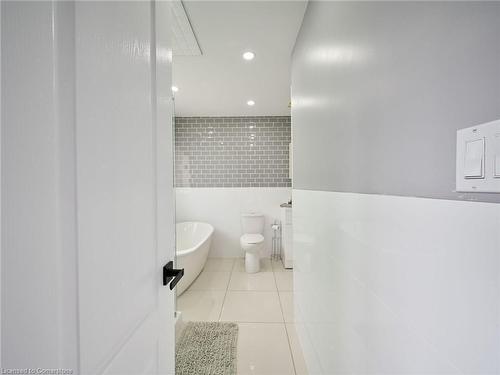 37 Sir Jacobs Crescent, Brampton, ON - Indoor Photo Showing Bathroom