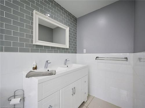 37 Sir Jacobs Crescent, Brampton, ON - Indoor Photo Showing Bathroom