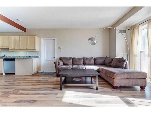 608-135 James Street, Hamilton, ON - Indoor Photo Showing Living Room